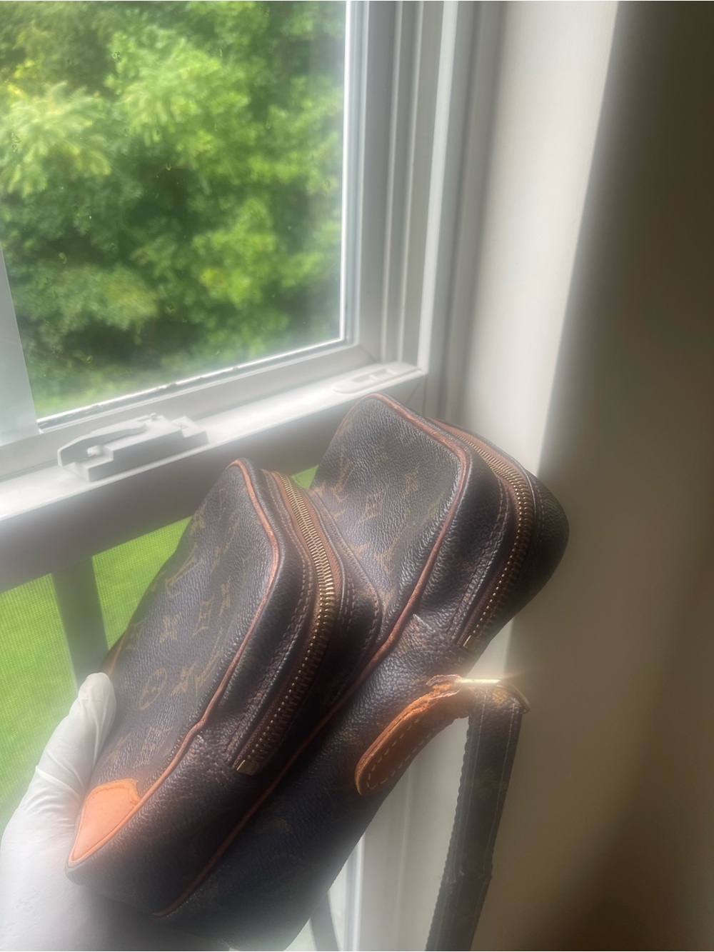 Louis Vuitton Monogram Canvas Messenger Bag in Brown and Tan - Picture 11 of 11